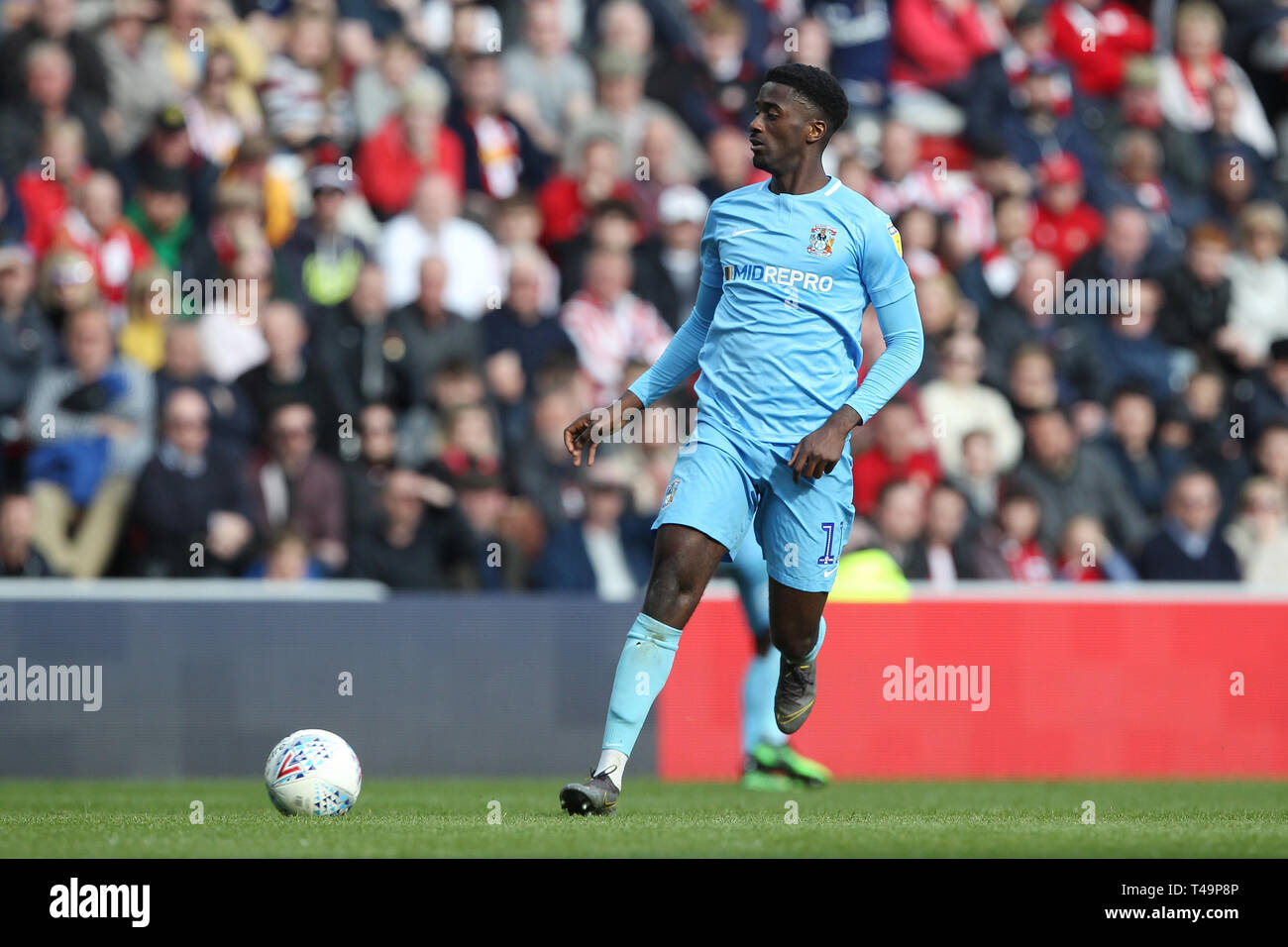 Sunderland, Regno Unito. 13 apr 2019. Jordy Hiwula di Coventry City durante la scommessa del Cielo lega 1 corrispondenza tra Sunderland e Coventry City presso lo stadio di luce, Sunderland sabato 13 aprile 2019. Solo uso editoriale, è richiesta una licenza per uso commerciale. Nessun uso in scommesse, giochi o un singolo giocatore/club/league pubblicazioni. Non possono essere utilizzate per pubblicazioni riguardanti 1 player, 1 club o 1 concorrenza senza autorizzazione scritta da parte di dati di calcio Co Ltd. Per qualsiasi domanda, la preghiamo di conta Credito: MI News & Sport /Alamy Live News Foto Stock