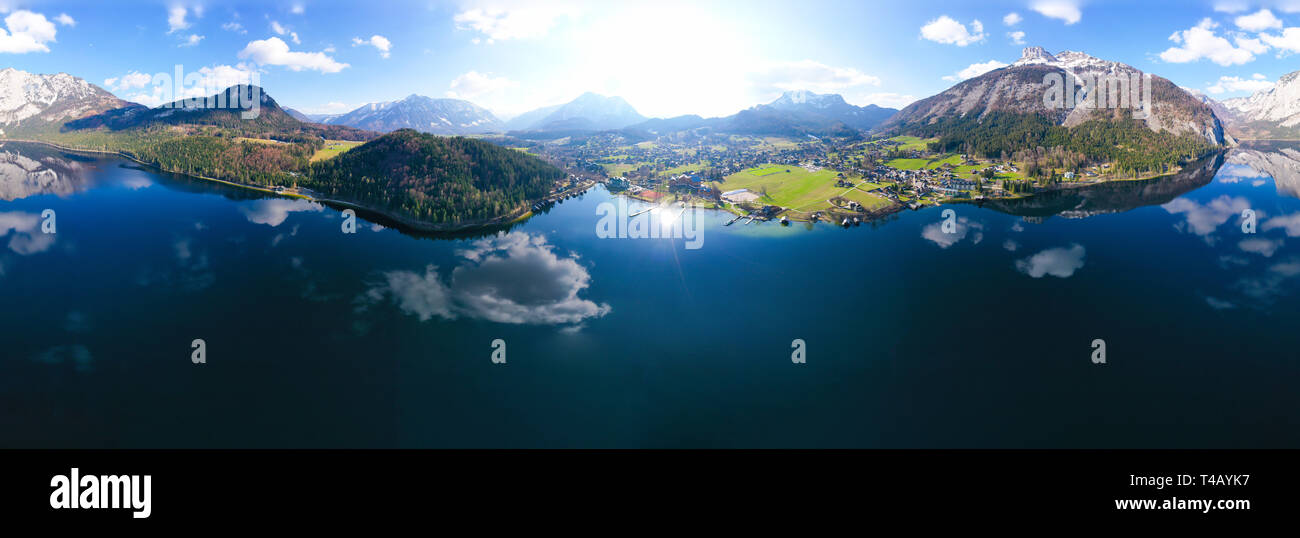 Altaussee, perdente e il lago Altausseer vedere nel Salzkammergut in Austria. Foto Stock