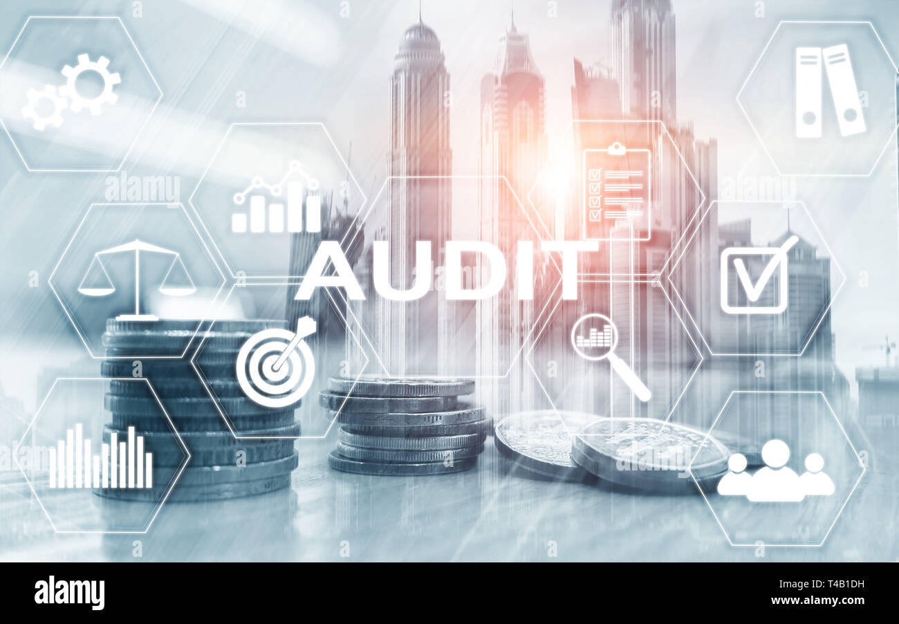 Audit delle finanze concetto bancario. Doppia esposizione finanziaria delle monete e le imprese di sfondo. Foto Stock