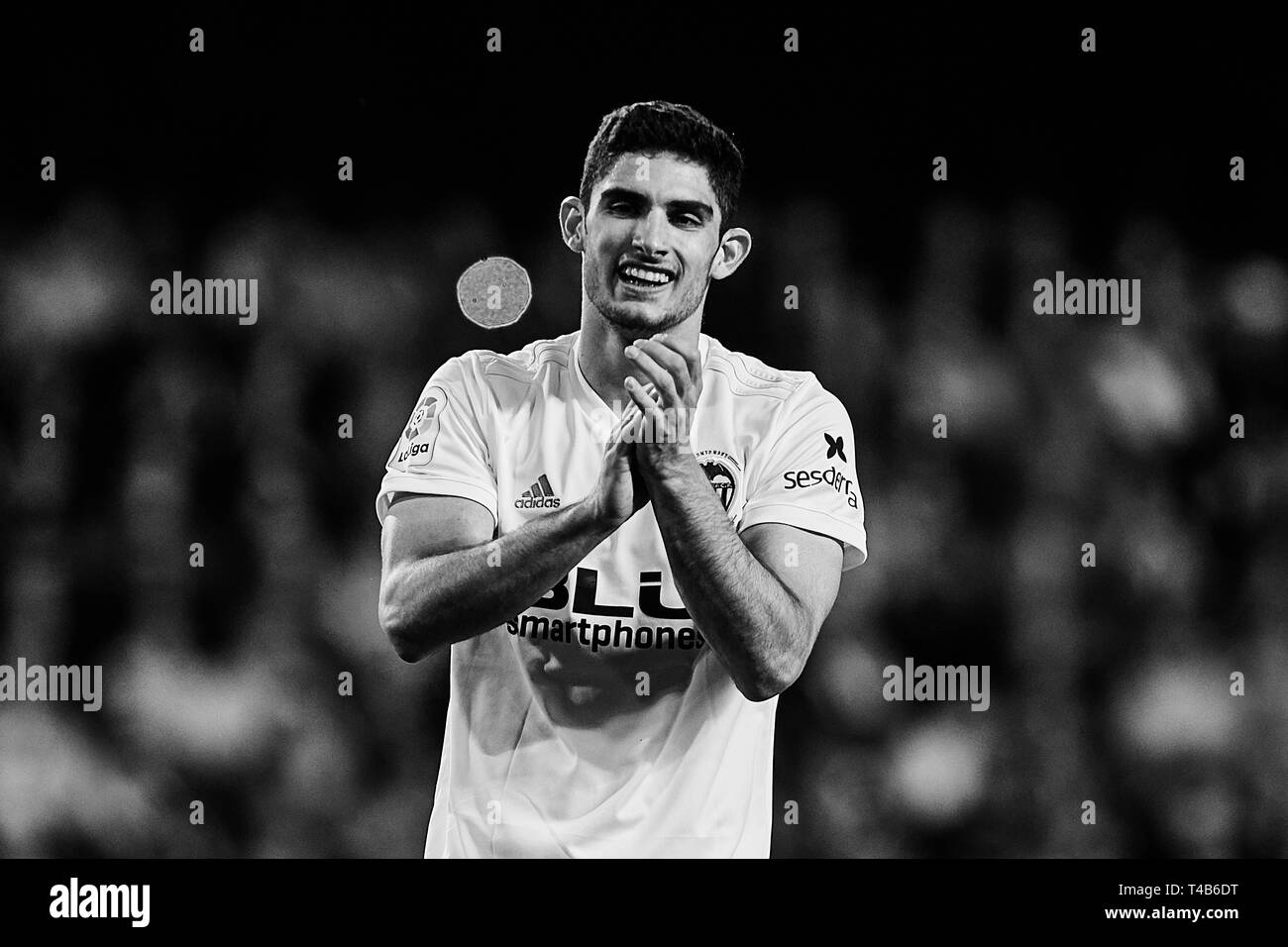 VALENCIA, Spagna - 14 aprile: (Nota dell'EDITORE: l'immagine è stata convertita in bianco e nero) Goncalo Guedes di Valencia CF reagisce durante la Liga match tra Valencia CF e Levante UD a Estadio Mestalla on April 14, 2019 a Valencia, in Spagna. (Foto di David Aliaga/MB Media) Foto Stock