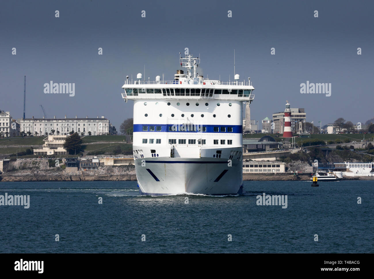 Brittany Ferries', MV Armorique vela da Plymouth Foto Stock