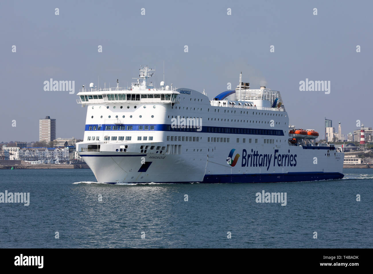 Brittany Ferries', MV Armorique vela da Plymouth Foto Stock