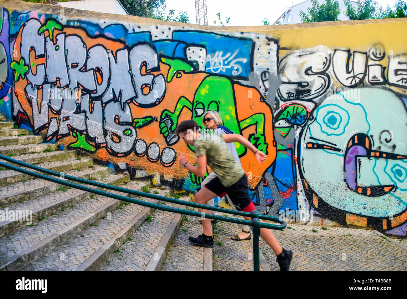 Graffiti, Alfama, Lisbona, Portogallo Foto Stock