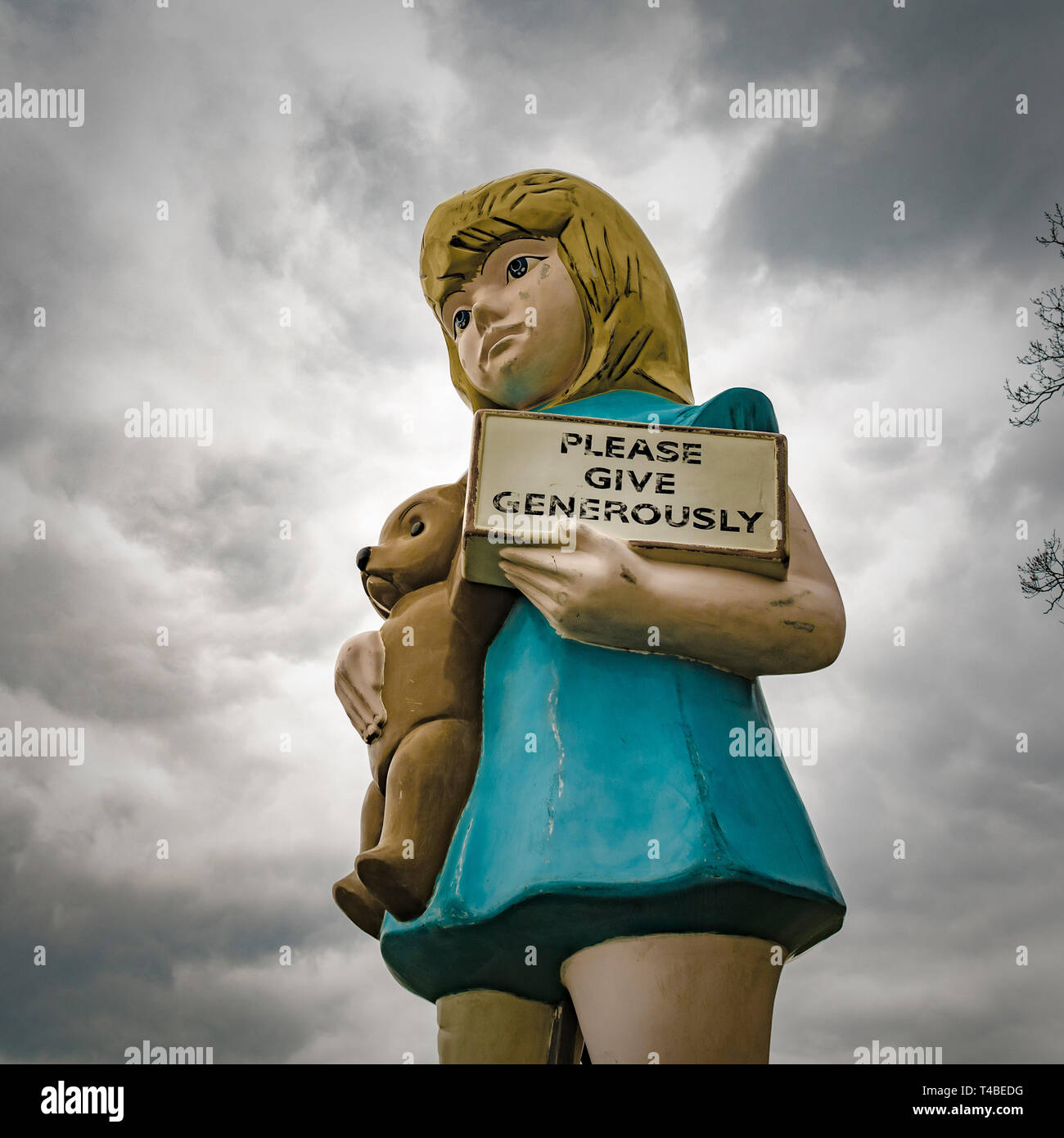 La carità, la scultura di Damien Hirst a Yorkshire Sculpture Park, Regno Unito. Foto Stock