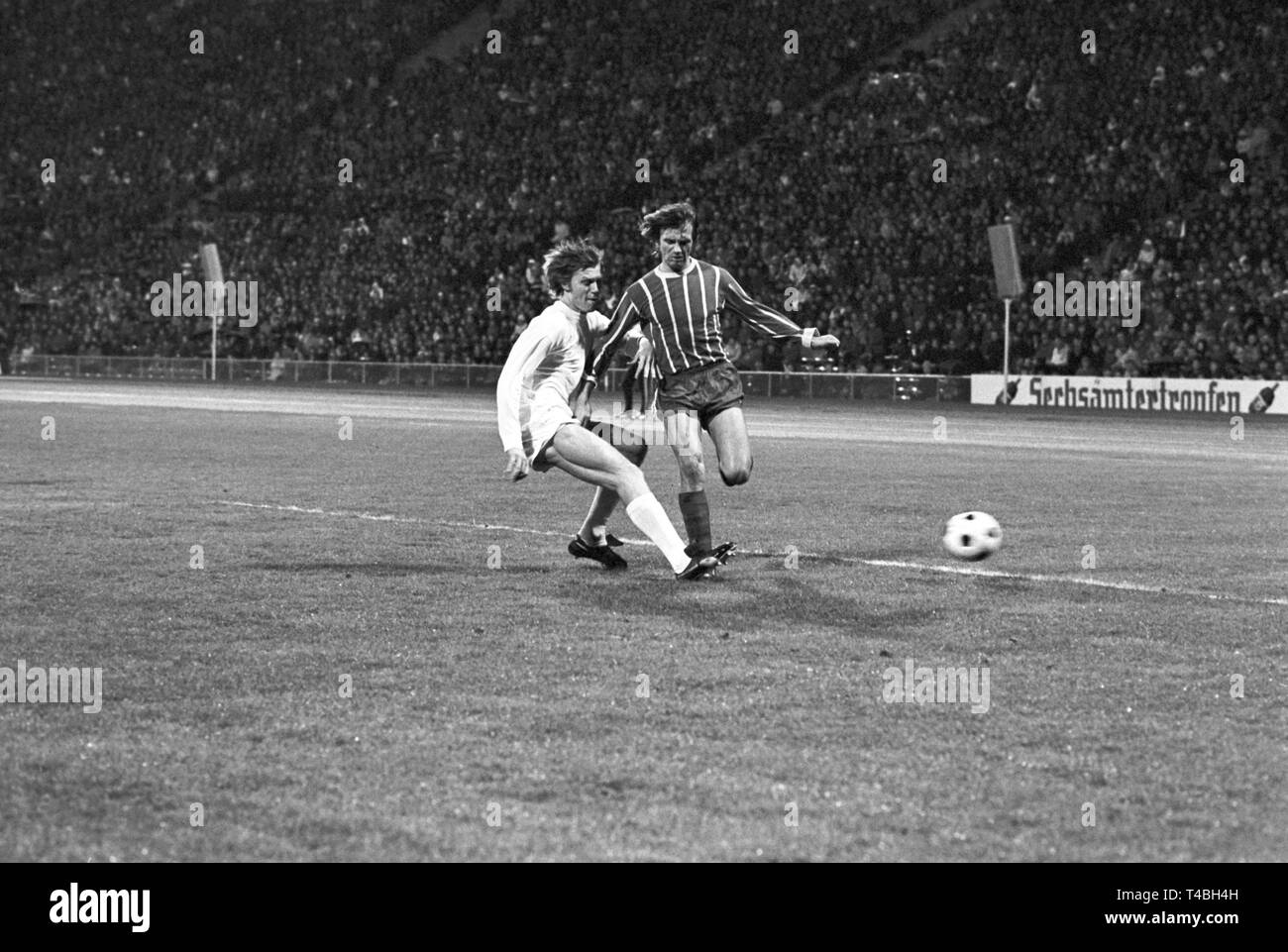 Scena della partita FC Bayern Monaco contro Fortuna Duesseldorf il 21 gennaio 1972 in Olympia Stadium di Monaco di Baviera. Il Bayern Monaco ha vinto con 3:2. | Utilizzo di tutto il mondo Foto Stock