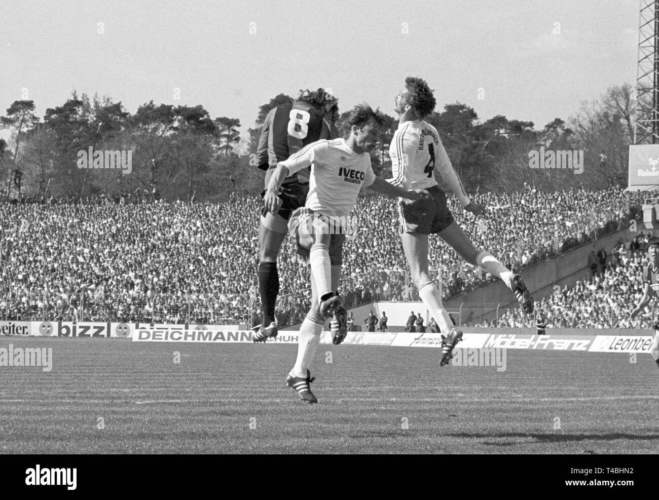 La scena della partita Eintracht Frankfurt rispetto a FC Bayern Monaco di Baviera il 17 di Aprile di 1982 in Frankfurt am Main. Eintracht Francoforte ha vinto con 4.3. | Utilizzo di tutto il mondo Foto Stock