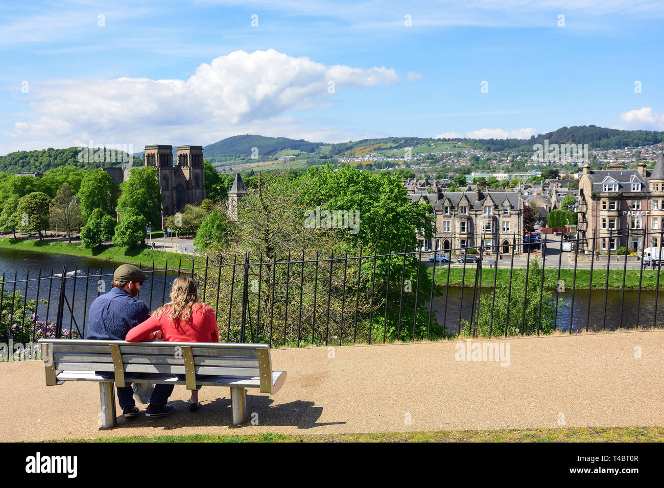 Vista Ovest della città e del fiume Ness da Castle Hill, Inverness, Highland, Scotland, Regno Unito Foto Stock