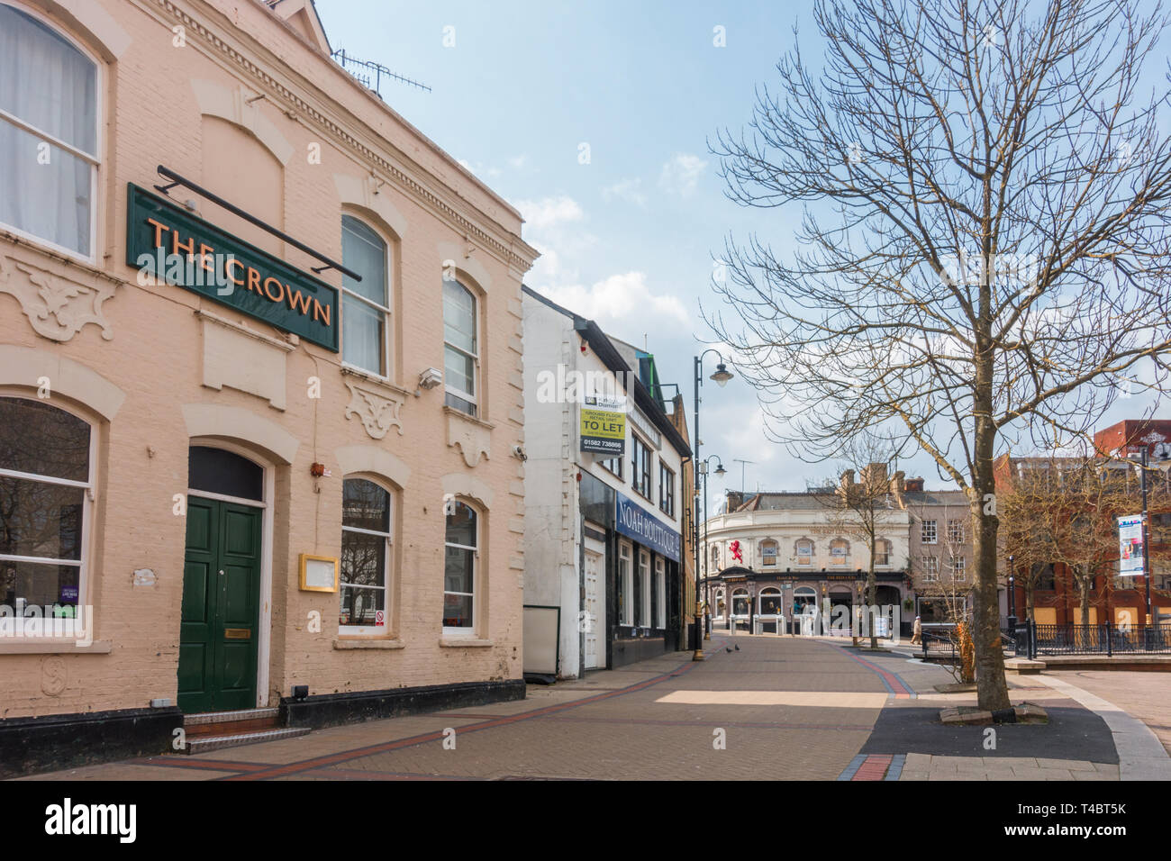 La corona pub su Geroge Street a Luton, Bedfordshire, Regno Unito Foto Stock