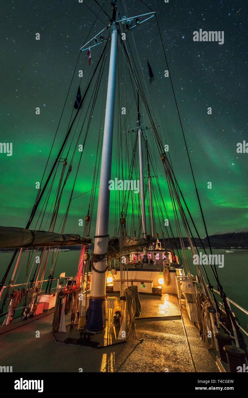 Aurora Boreale, Rembrant Van Rijn, goletta Nave, Scoresbysund, Groenlandia Foto Stock