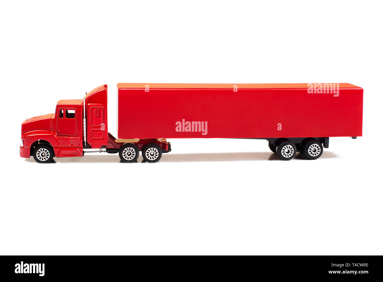 Carrello rosso su sfondo bianco Foto Stock