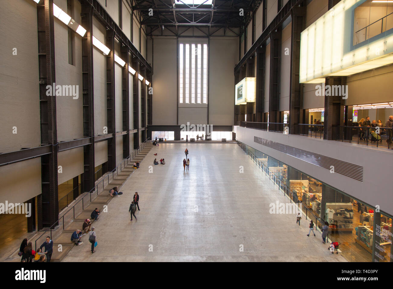 Il Turbine Hall alla Tate Modern di Londra, Inghilterra, Regno Unito. Foto Stock