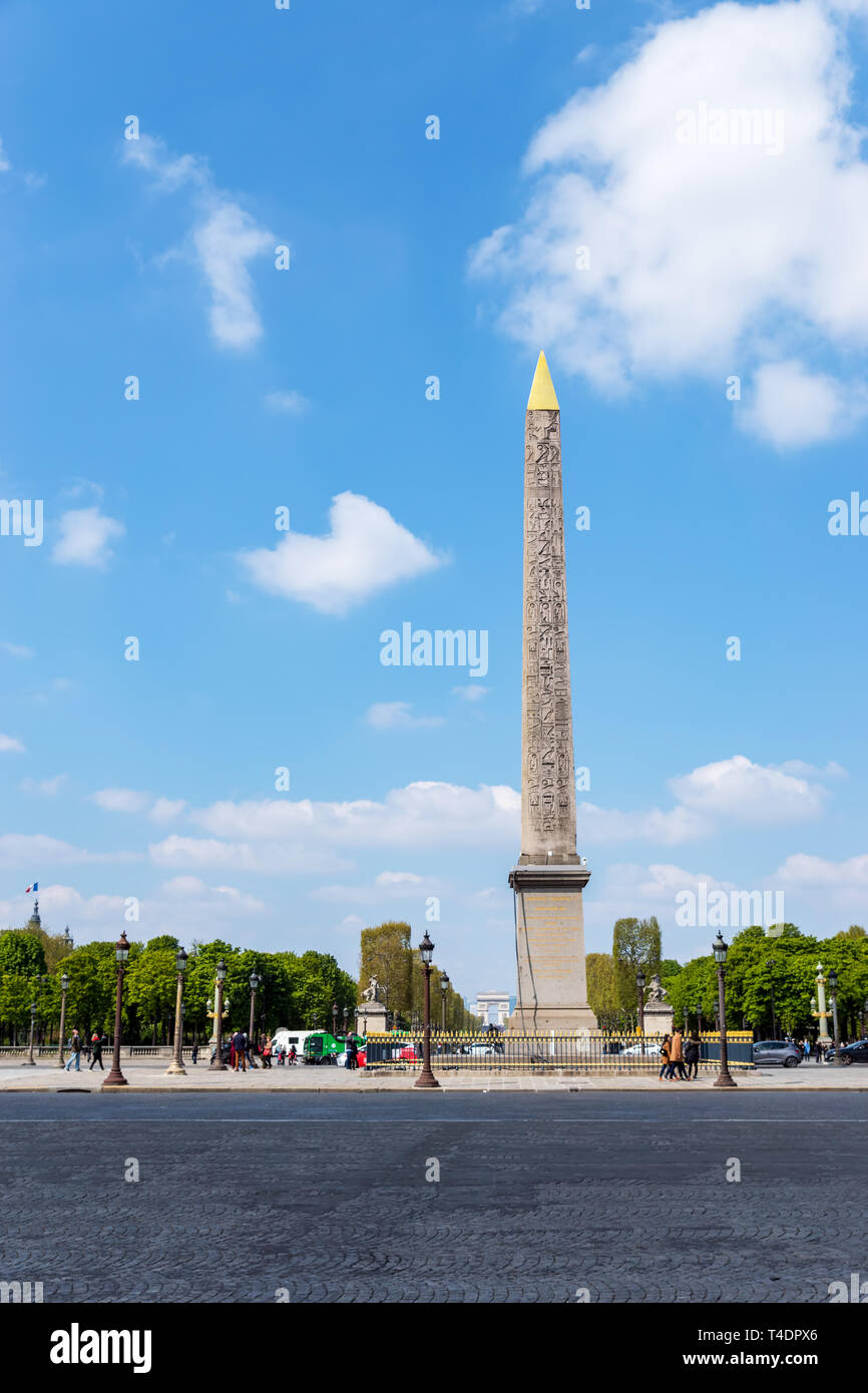 Obelisco di Luxor in Place de la Concorde - Parigi, Francia Foto Stock