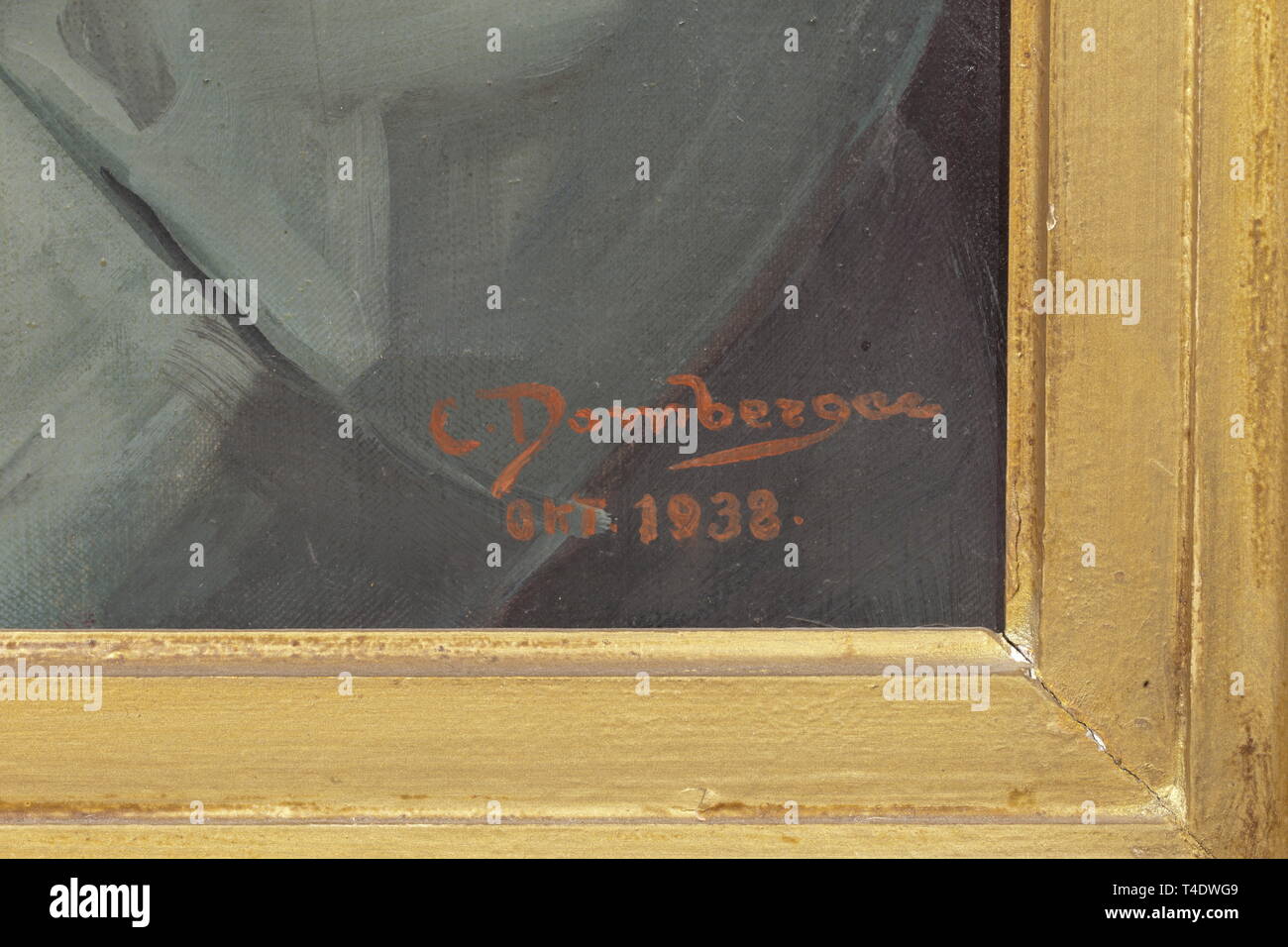 Un dipinto a olio di Generalmajor Kurt von Lupin, vincitore del "Pour le Mérite' Ordine. Olio su tela ritratto di von Lupin in un uniforme Generalmajor della Reichswehr, indossando il "Pour le Mérite' Ordine, la Prussia Hohenzollern house e alcune medaglie di Württemberg. Il nobile stemma dei von lupini è impostato in nero e argento nell'angolo superiore destro. Firmato "C. Domberger, Oktober 1938" in basso a destra. Dimensioni con telaio 74 x 89 cm. Von Lupin era il comandante del reggimento della 123Granatiere reggimento "Re Karl', e lui , Additional-Rights-Clearance-Info-Not-Available Foto Stock