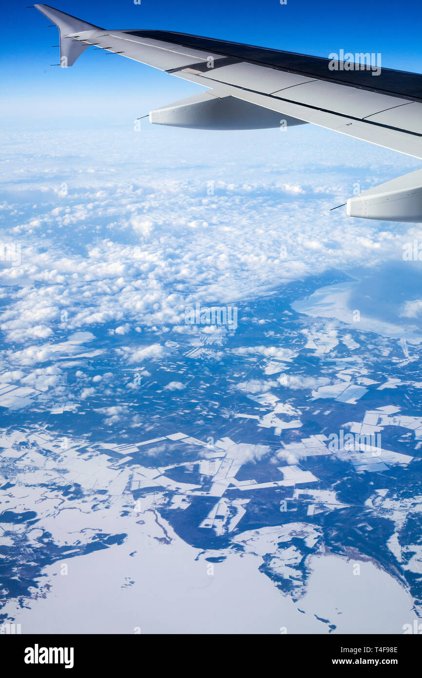 Durante il volo da Praga a Helsinki del 20 febbraio 2018 si osserva un paesaggio tipico della Finlandia con laghi innevati. (Foto CTK/Krystof Kriz) Foto Stock