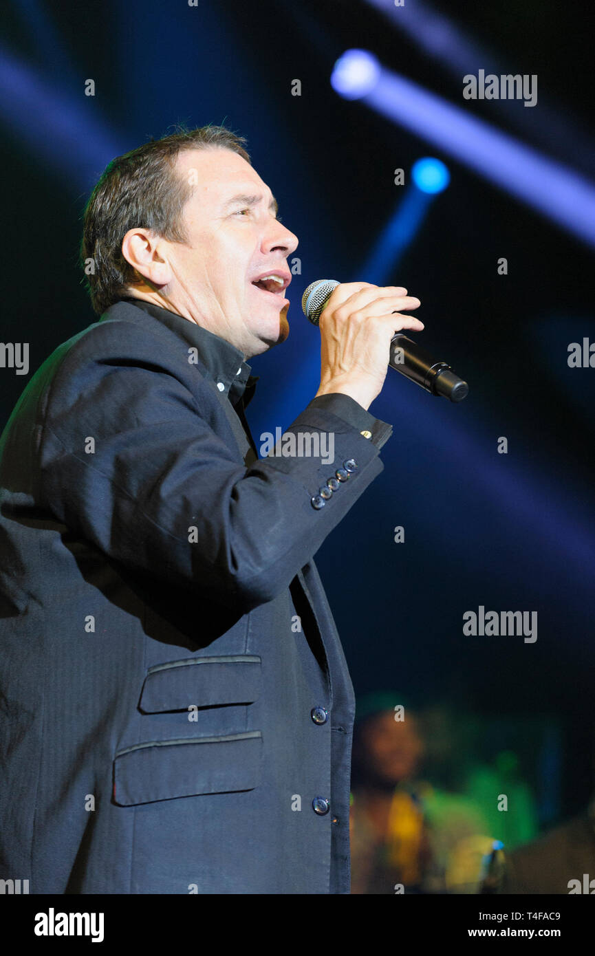 Jools Holland in esecuzione al Festival Cornbury, UK. Luglio 4, 2014 Foto Stock