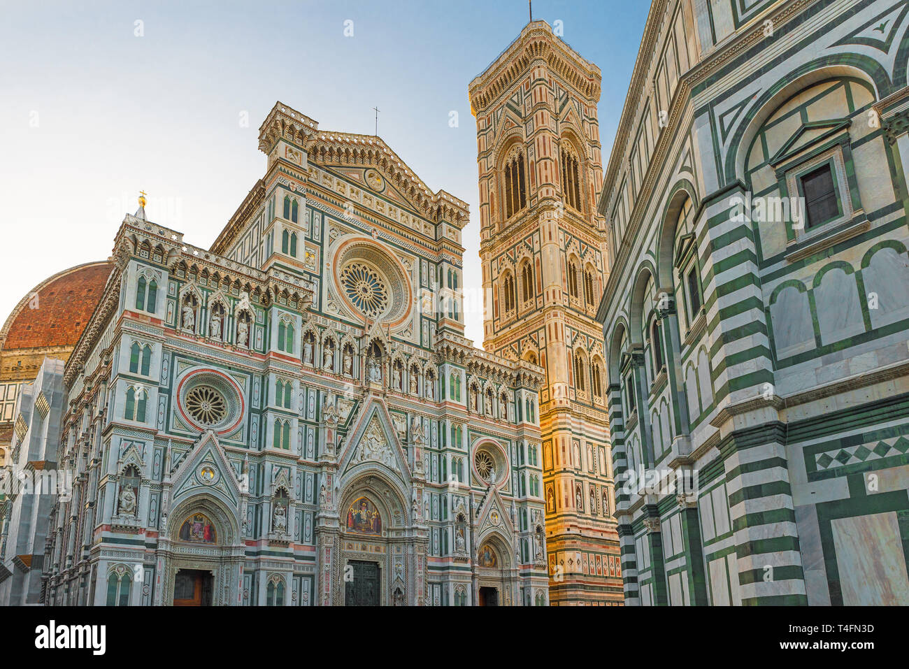Firenze Duomo. Basilica di Santa Maria del Fiore a Firenze, Italia. Il Duomo di Firenze nella luce del mattino Foto Stock