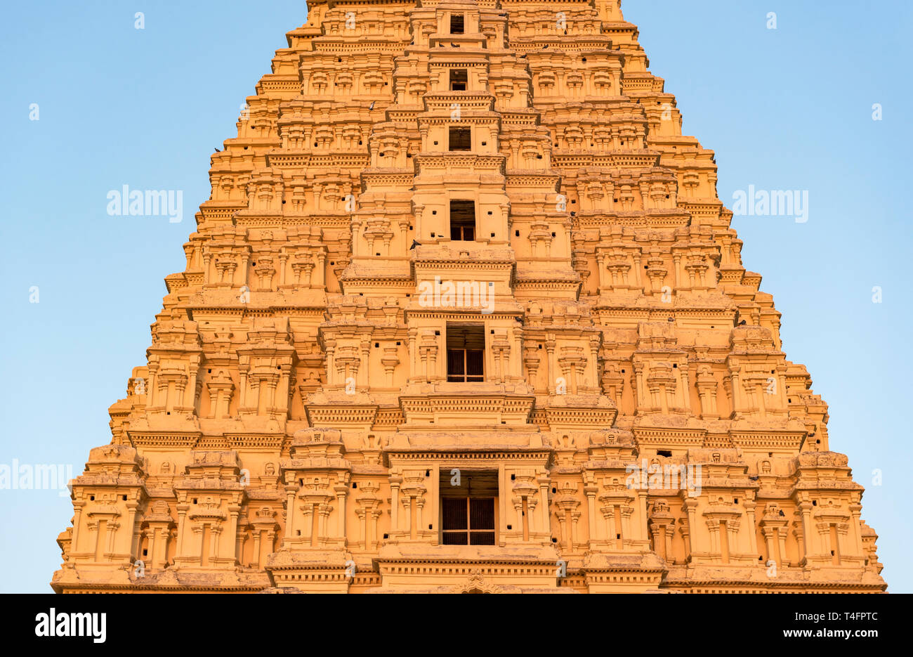 Close-up di gopuram del Tempio Virupaksha, Hampi, India Foto Stock