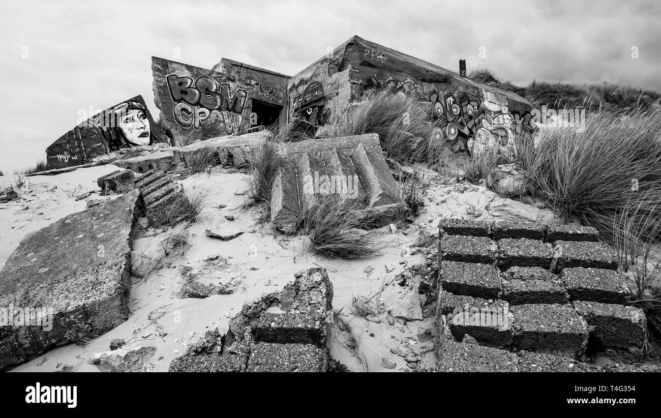 Durante la Seconda Guerra Mondiale tedesco blockhaus rovine, Berck-Plage, Picardia,Hauts de France, Francia Foto Stock