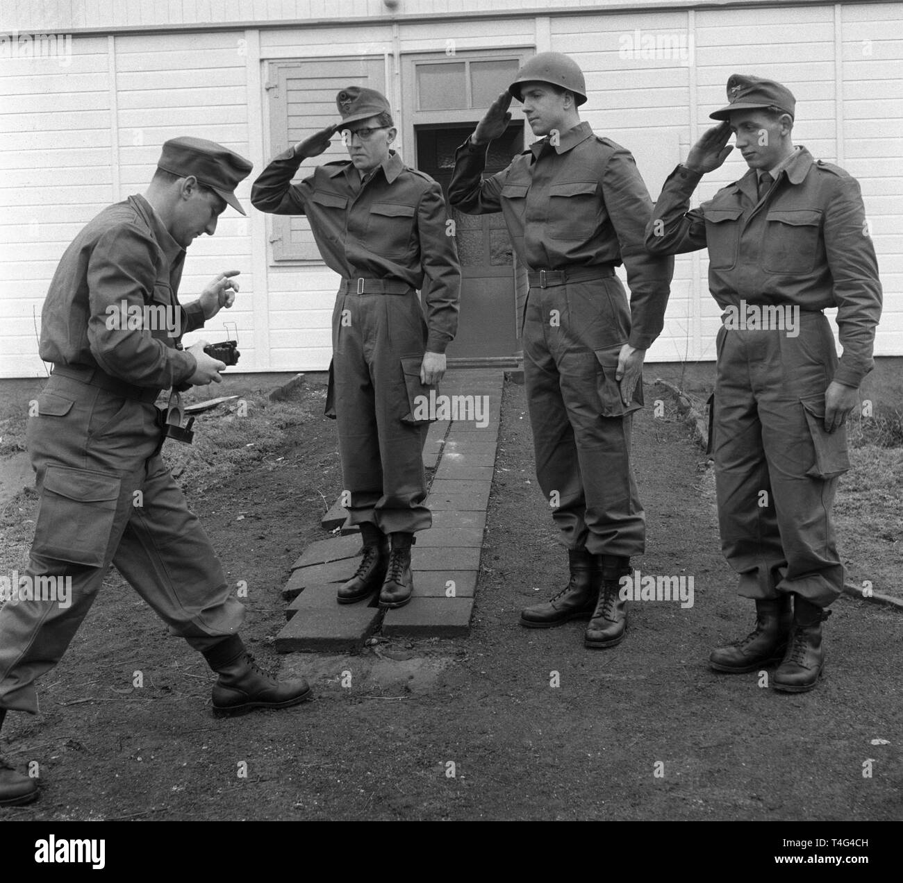 Fondazione delle forze armate tedesche. Il 2 gennaio 1956 il primo 500 soldati sono arrivati per la formazione in Andernach. | Utilizzo di tutto il mondo Foto Stock