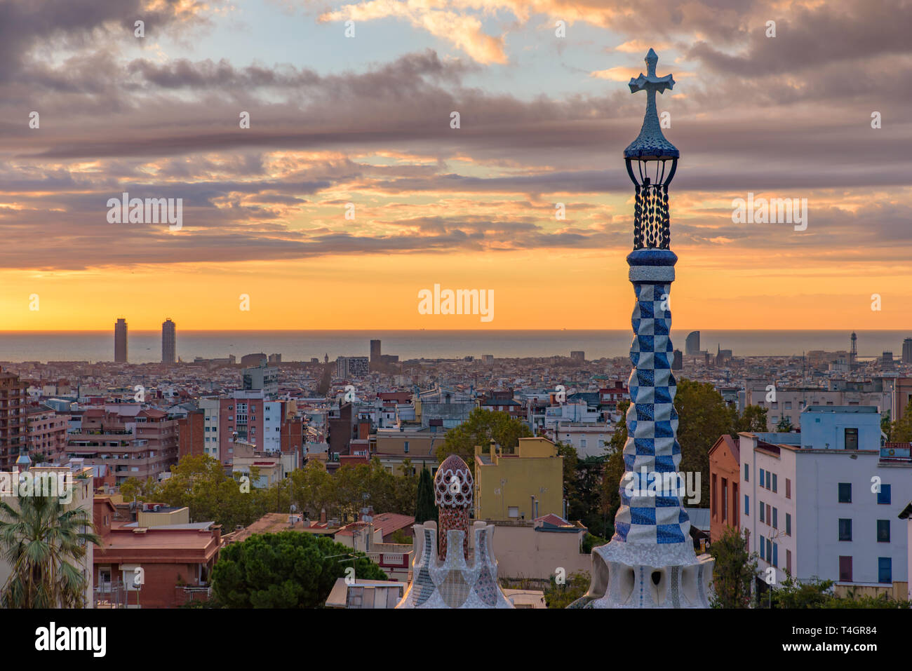 Sunrise nel Parco Guell di Barcellona, Spagna Foto Stock