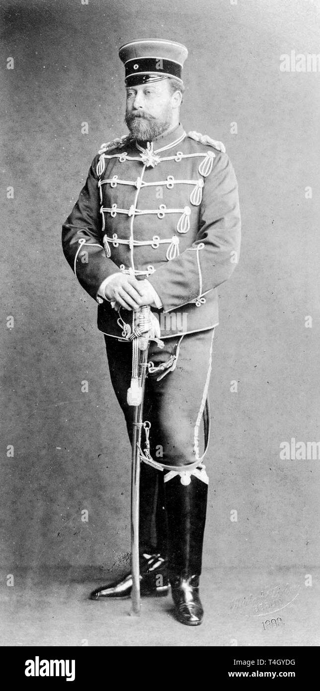Fotografia di Albert Edward, Principe di Galles indossa il tedesco uniforme militare, 1883 Reichard & Lindner Foto Stock