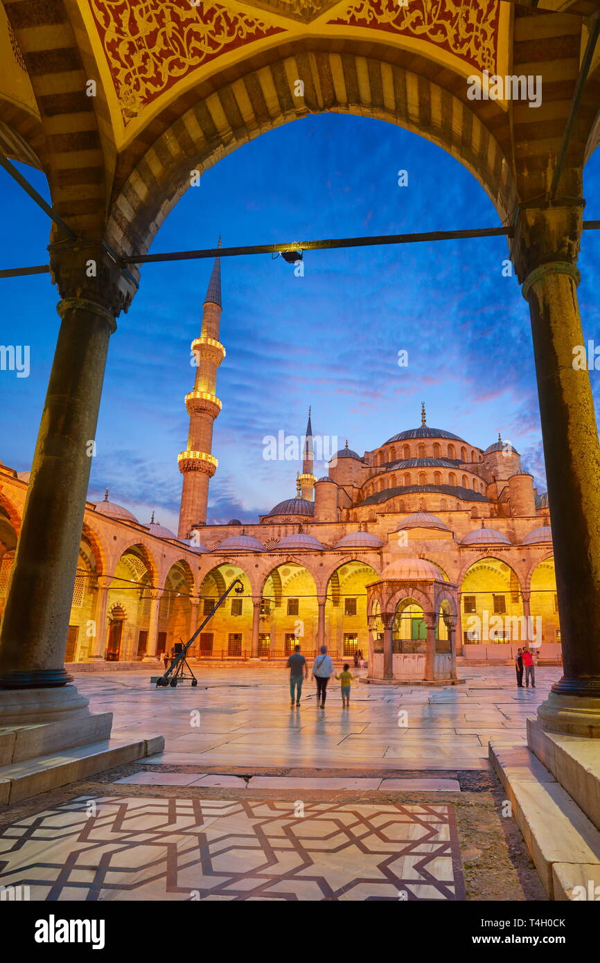 La Moschea Blu, Sultan Ahmed moschea, Sito Patrimonio Mondiale dell'UNESCO, Istanbul, Turchia Foto Stock