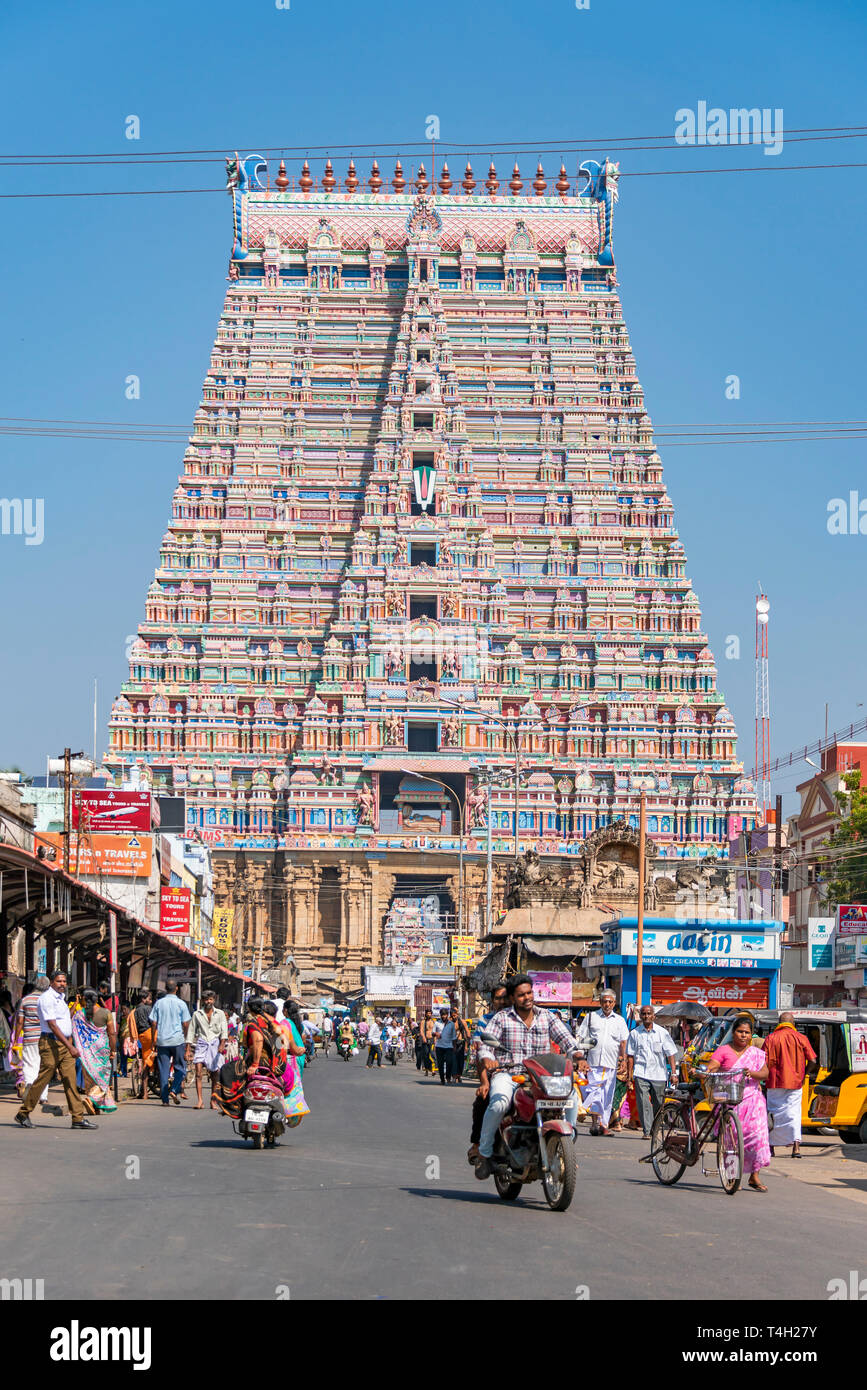 Streetview verticale dello Sri Ranganathaswamy tempio di Trichy, India. Foto Stock