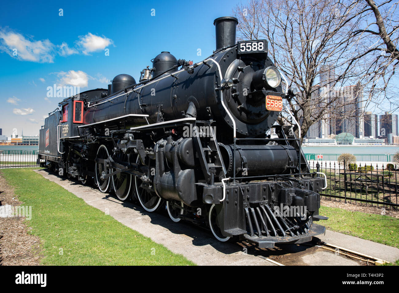 Aprile 15 2019 Windsor Ontario Canada spirito di 76 locomotiva a vapore il motore a Dieppe Park Foto Stock