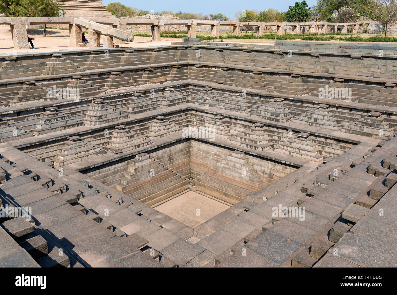 Il bagno pubblico (con gradino quadrata serbatoio acqua) al Royal Enclosure, Hampi, India Foto Stock