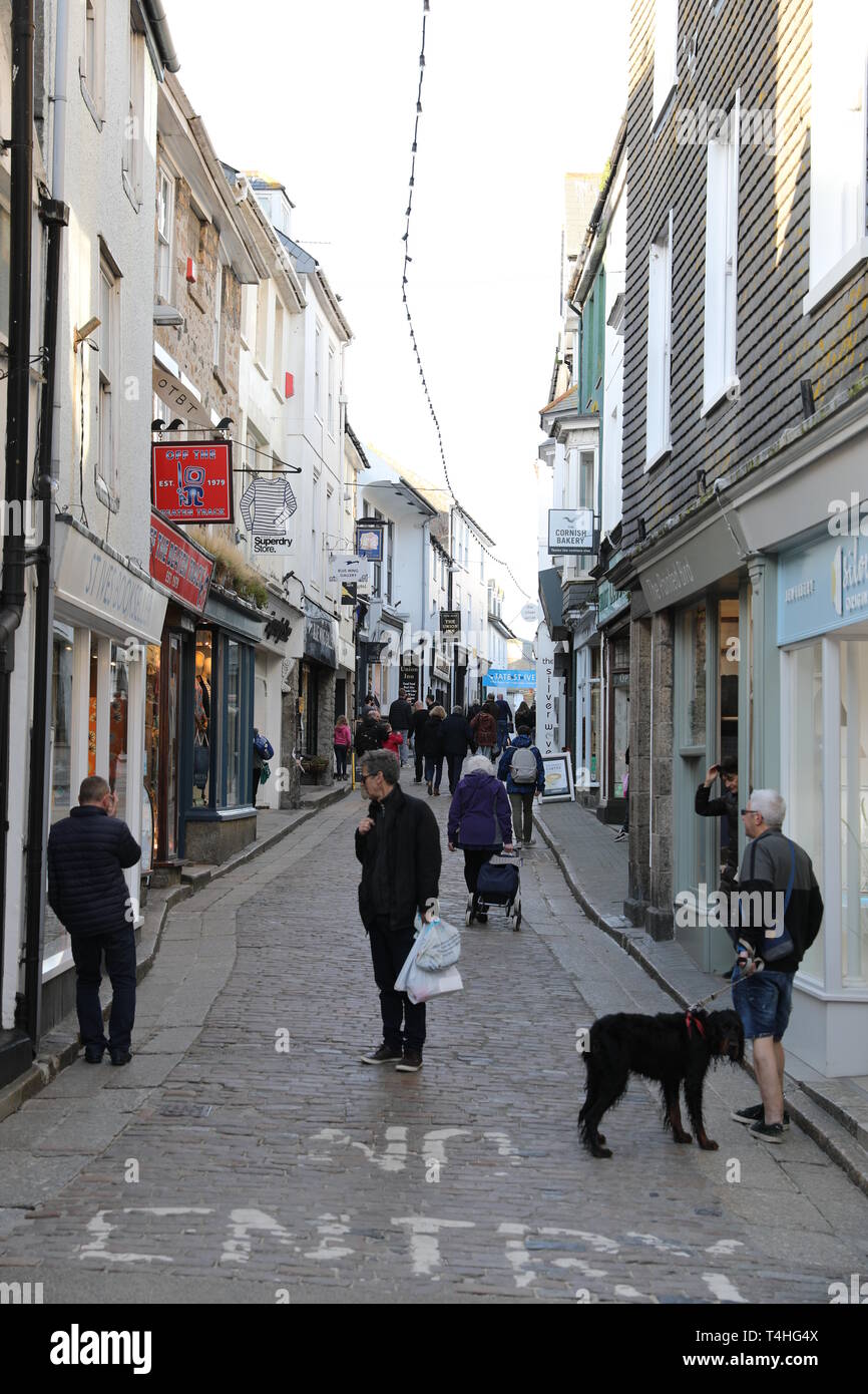 Fore Street St Ives Cornwall People Shopping Foto Stock