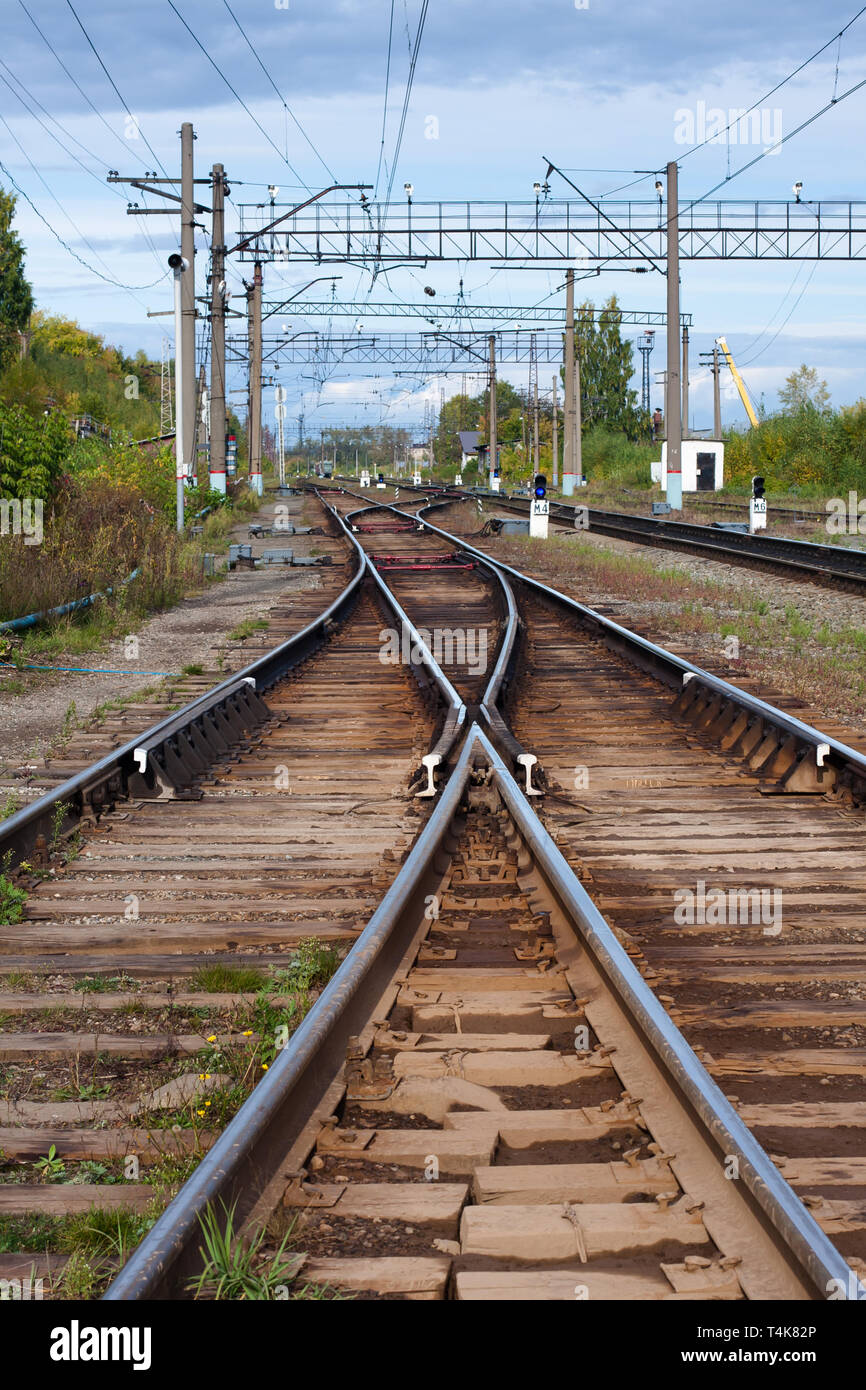 Interruttore ferroviaria nella parte anteriore del nodo ferroviario Foto Stock
