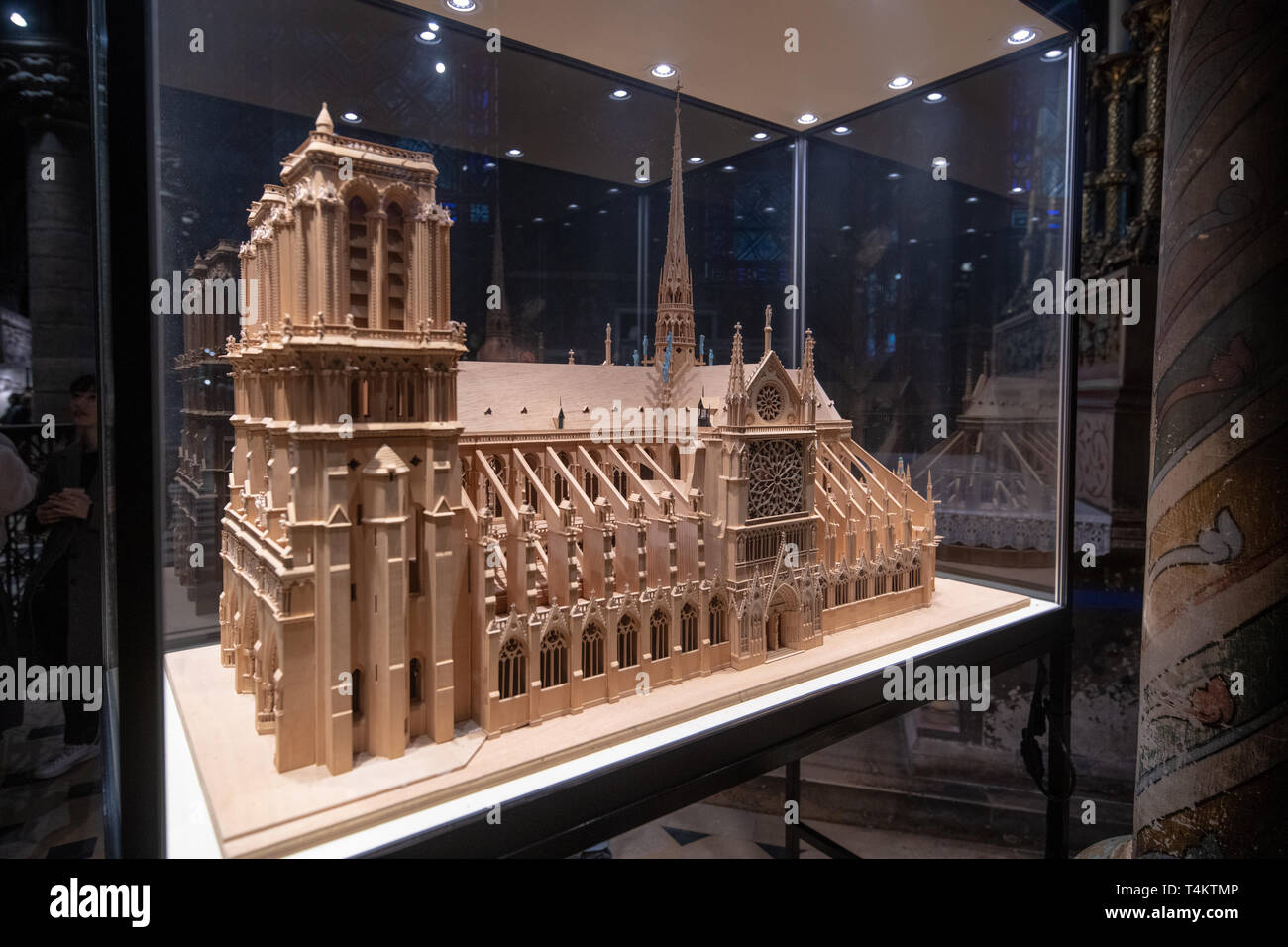 Modello di di Notre Dame de Paris, medievale cattedrale gotica a Parigi, Francia, poche settimane prima della distruzione con il fuoco Foto Stock