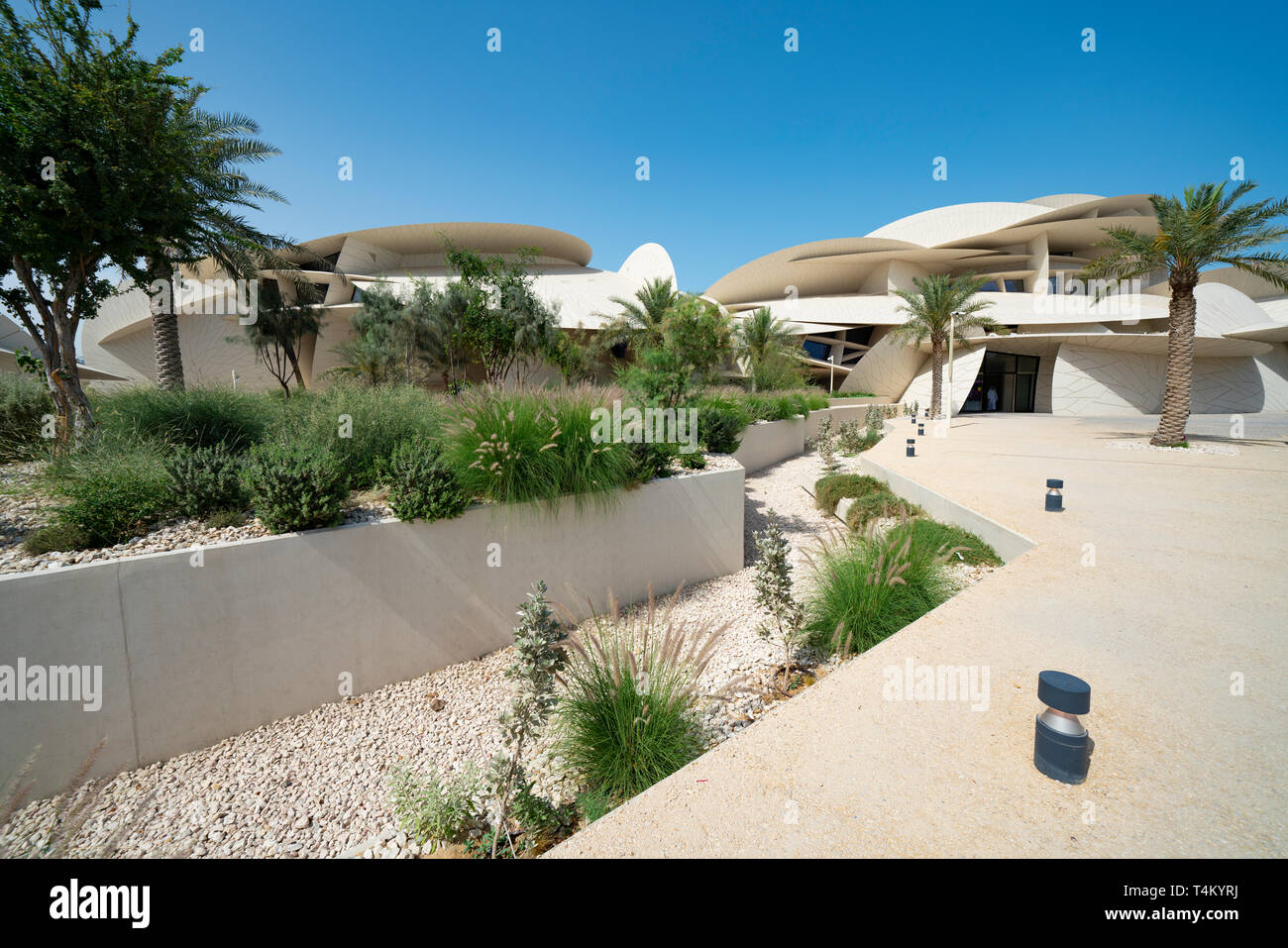Paesaggio presso il nuovo Museo Nazionale del Qatar a Doha , Qatar. Architetto Jean Nouvel. Foto Stock