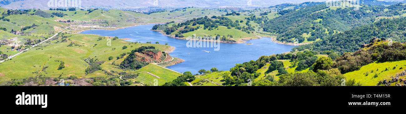 Vista aerea del serbatoio Calero, Calero Parcheggio contea di Santa Clara County, South San Francisco Bay Area di San Jose, California Foto Stock