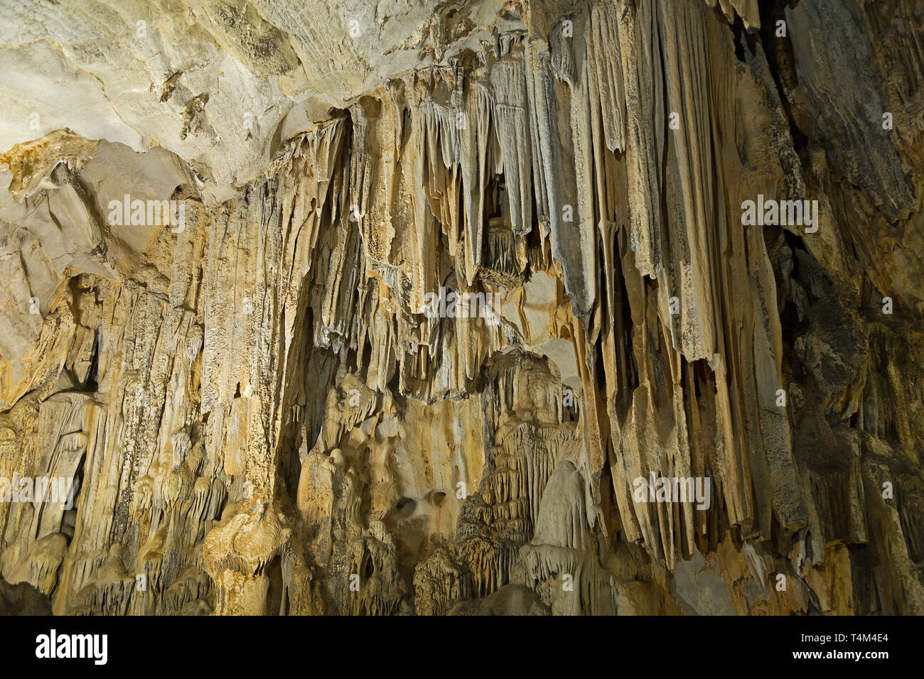 Flowstone Cüceler grotta, vicino Demirtas, Provincia di Antalya, Turchia Foto Stock