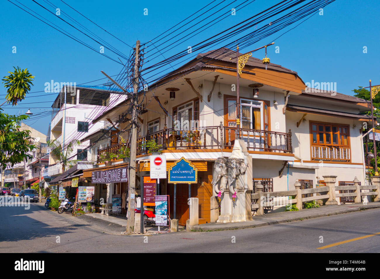 Khlong Krachaeng road, Città vecchia, Phetchaburi, Thailandia Foto Stock