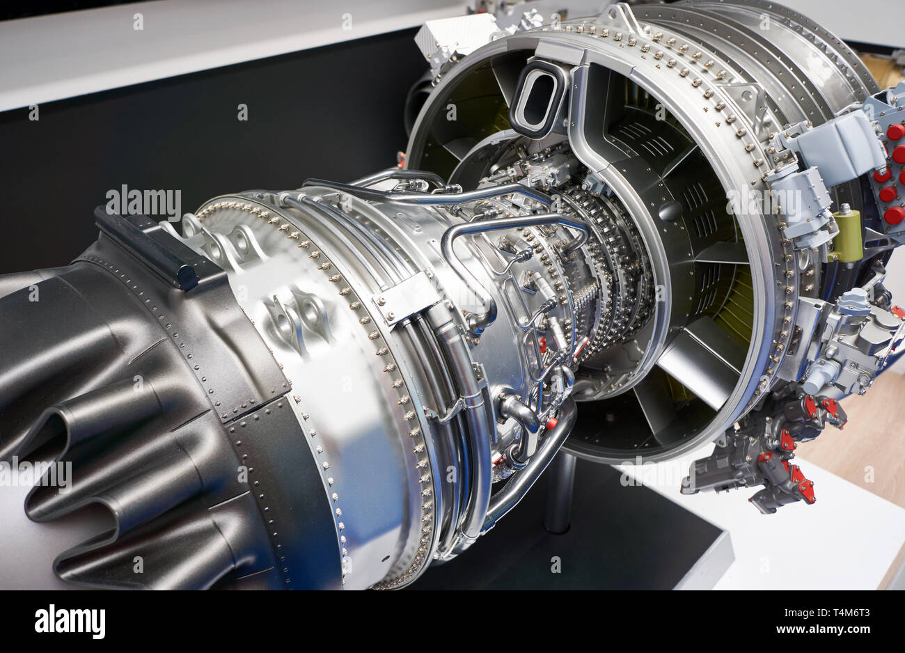 Due-circuito motore turbofan per velivoli in mostra Foto Stock