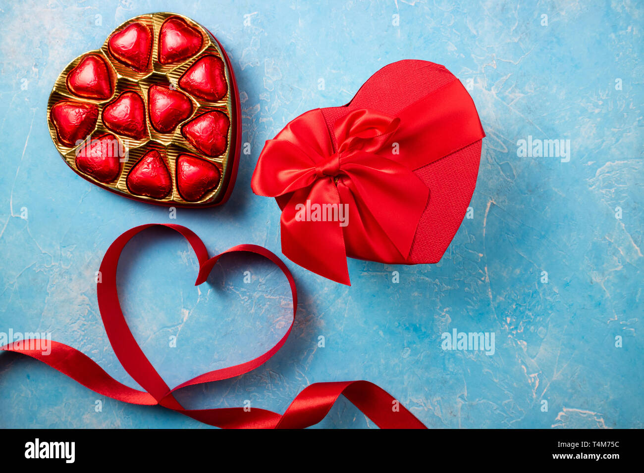 Cioccolatino cuore immagini e fotografie stock ad alta risoluzione - Alamy