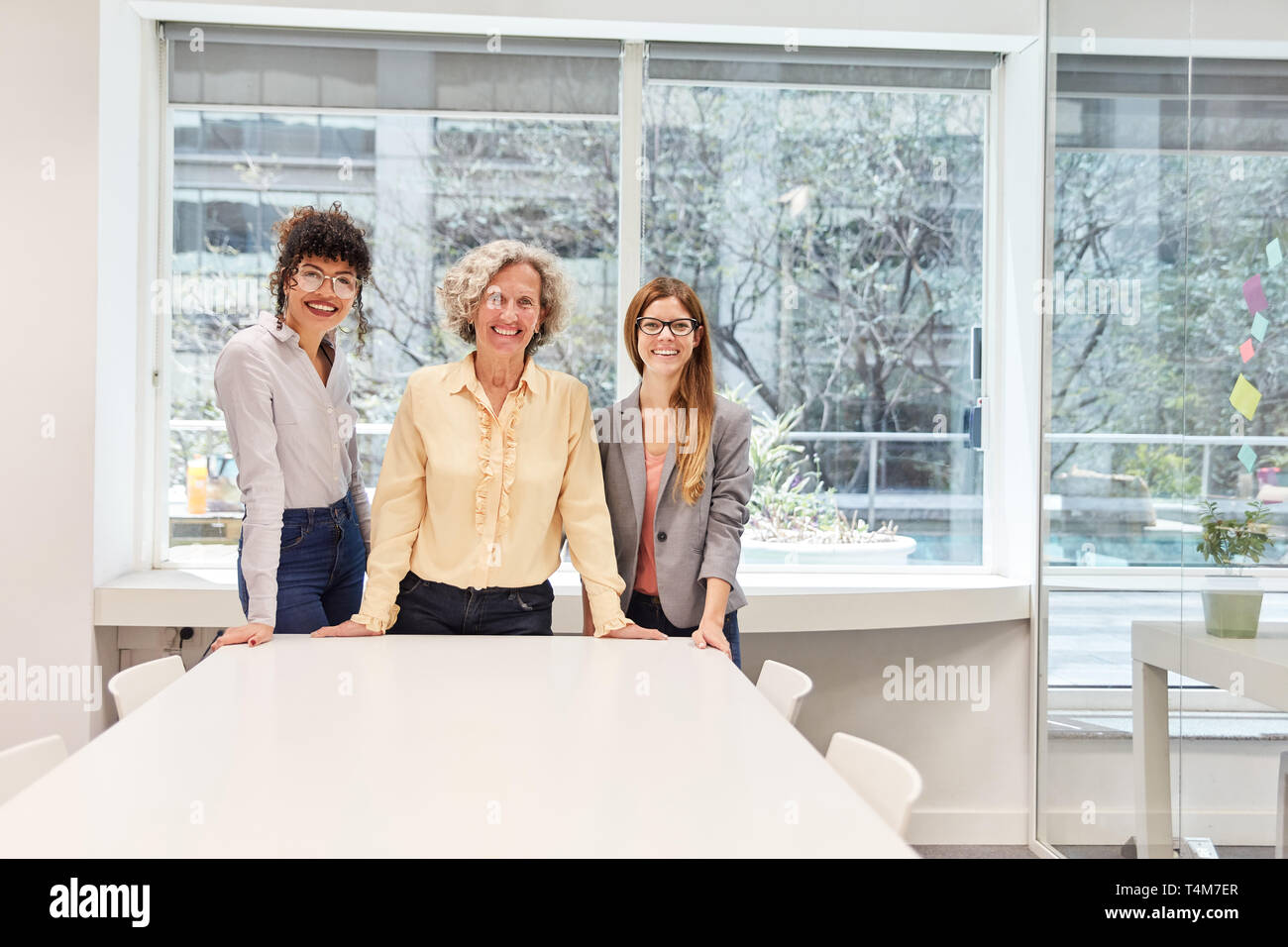 Tre business di successo delle donne come esempi di carriera e parità di diritti Foto Stock