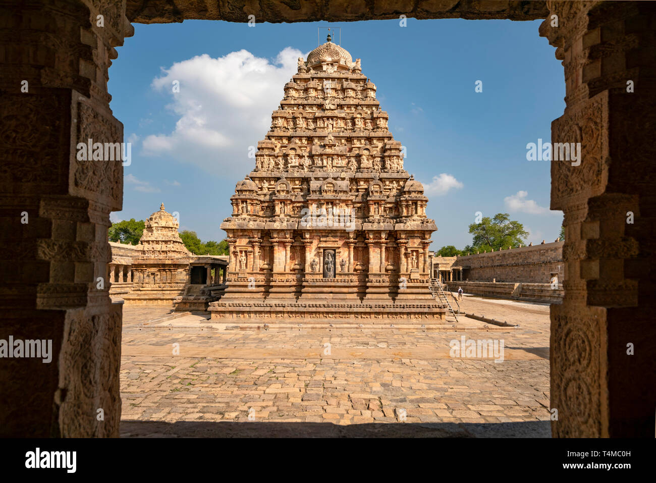 Vista orizzontale del tempio Airavatesvara a Darasuram o Dharasuram, India. Foto Stock