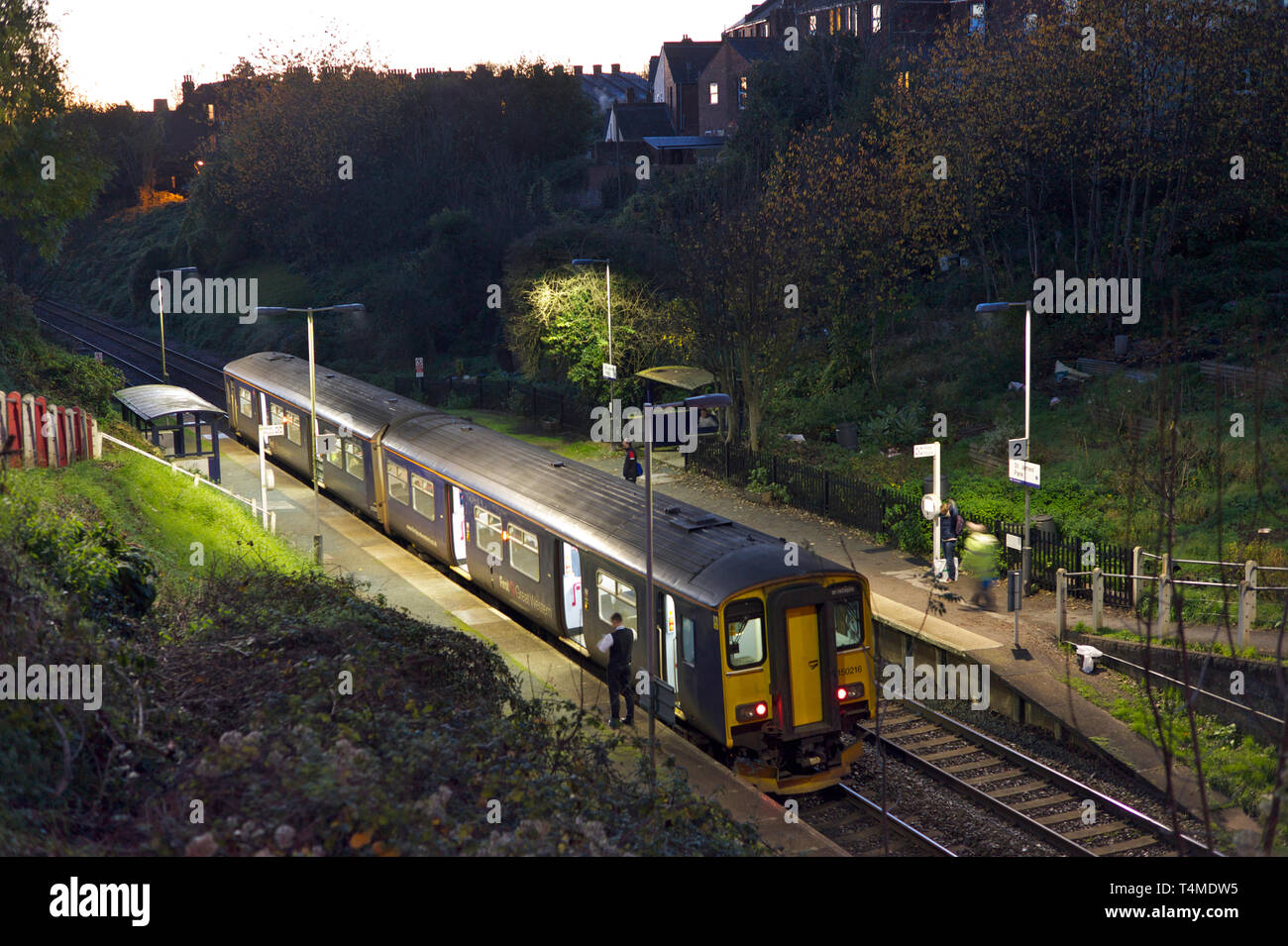 La ferrovia suburbana stazione sul 'Avocet Linea' presso il St James Park, Exeter, Devon, Regno Unito Foto Stock