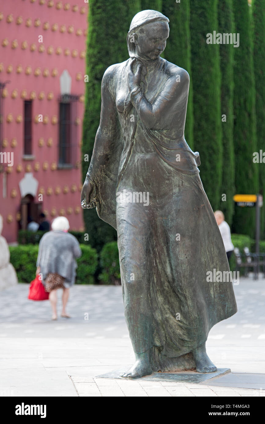 Figueres, Spagna - 'MAY 2016: scultura all'aperto vicino a Dali's Theatre Foto Stock