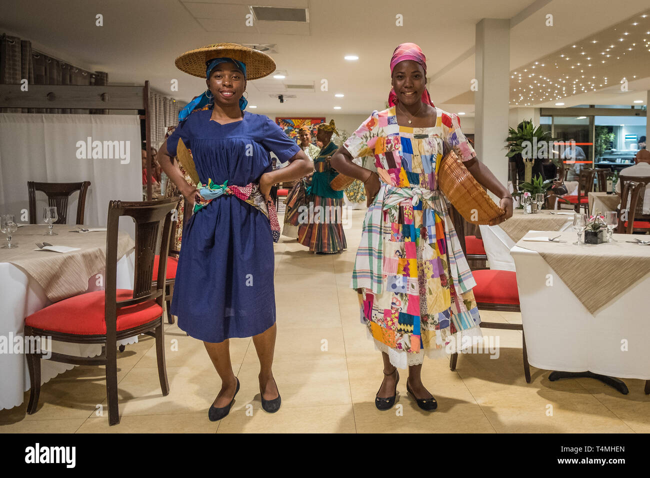 Donne Guianese mostra abiti tradizionali, Guyana, Cayenne, Francia Foto Stock
