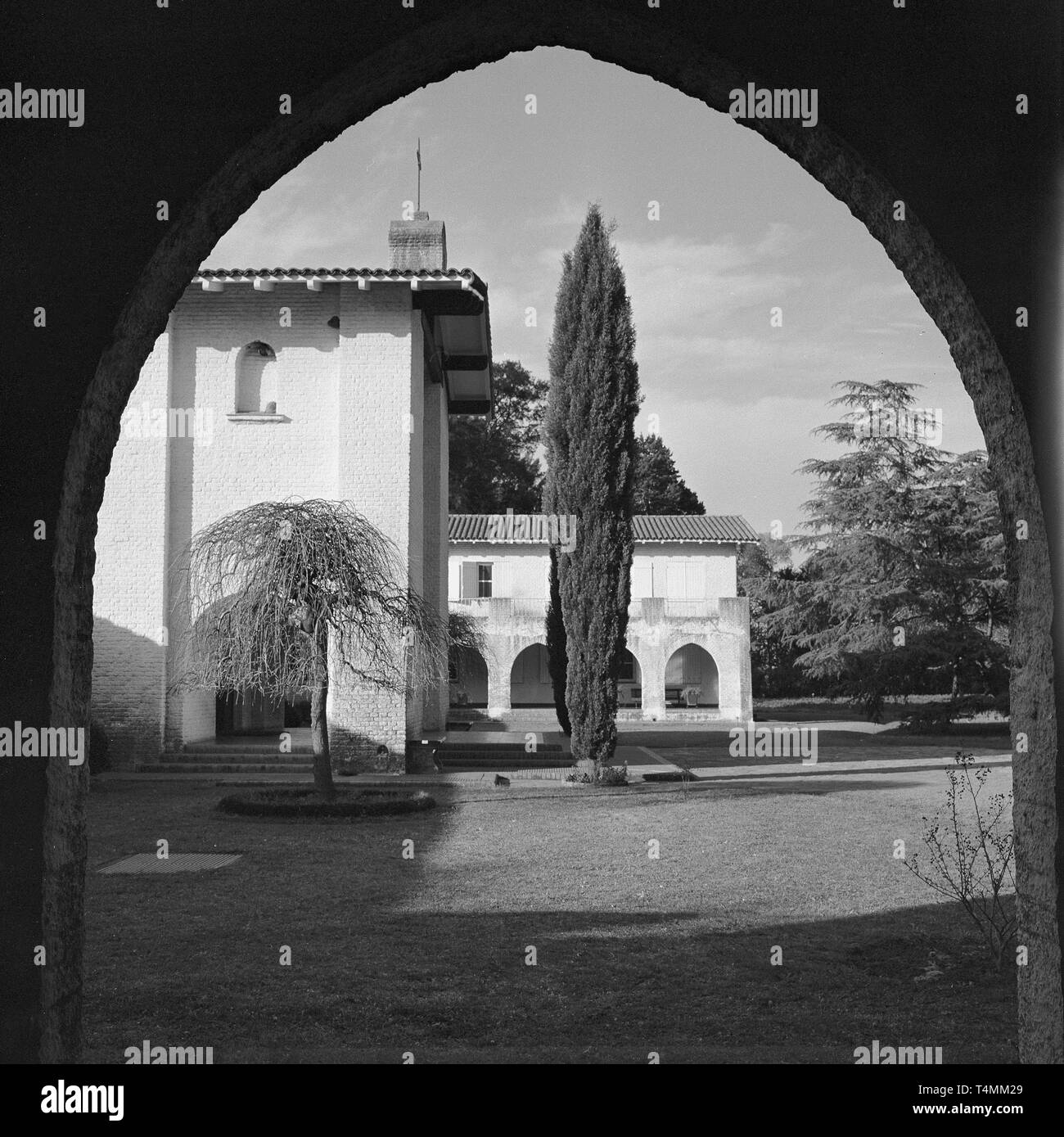 Il gesuita gesuita Casa dei Gesuiti, 40 camere, 30 giorni di ritiro per sacerdoti, aperto nel 1940, Villa de Mayo (Buenos Aires), Argentina, 1957 | Utilizzo di tutto il mondo Foto Stock