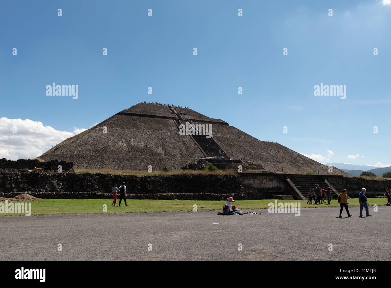 Pyramide der Sonne di Teotihuacan, UNESCO-Weltkulturerbe seit 1987 / Piramide del sole di Teotihuacan, un patrimonio mondiale UNESCO dal 1987, Messico. Foto Stock