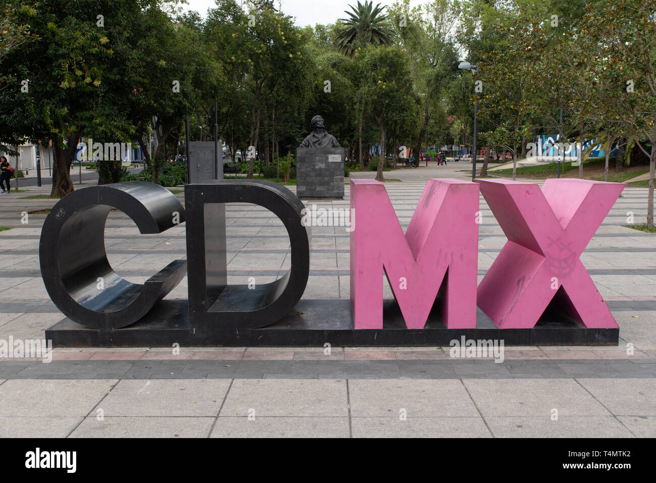 Das Zeichen CDMX, era Ciudad de Mexico bedeutet, ist der Neue Name, der 2016 den Begriff "MESSICO D.F' ersetzte. / Il segno CDMX, che significa Ciudad de Foto Stock