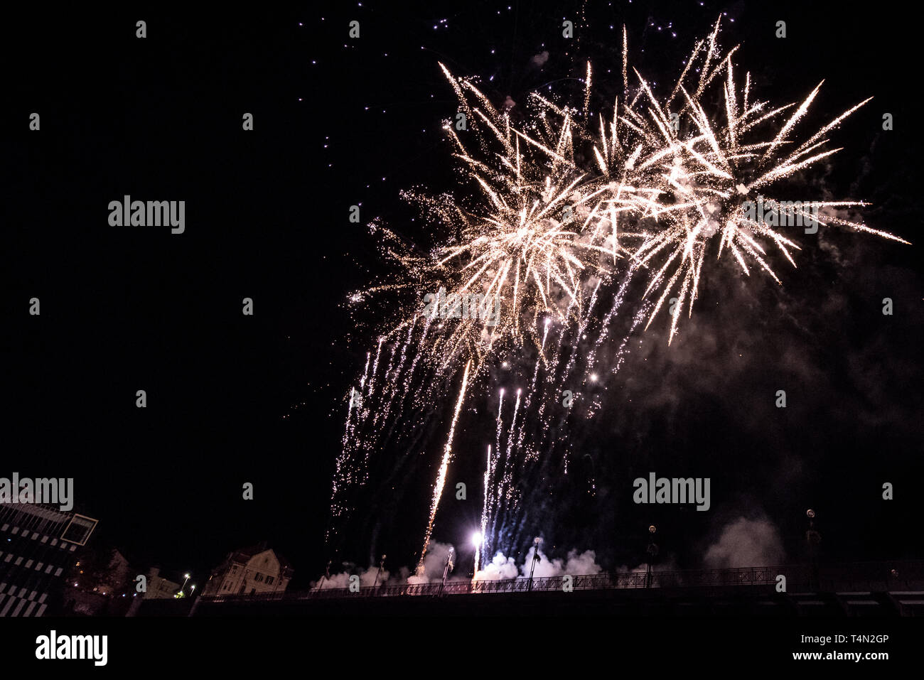 Fuochi d'artificio durante il Festival Lent a Maribor, Slovenia, uno dei più grandi in Europa feste all'aperto, 1 Luglio 2018 Foto Stock