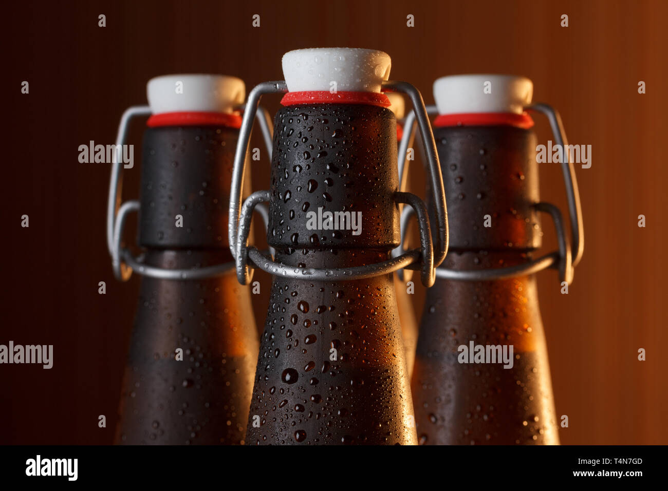 Le bottiglie di birra con vintage swing top Foto Stock