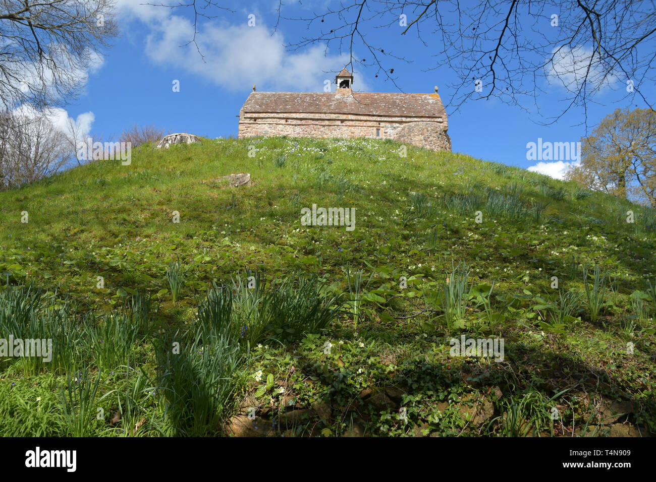 La Hougue Bie passaggio Grave è uno dei dieci edifici più antichi di tutto il mondo,il 6000 anno-vecchio luogo di sepoltura è uno dei meglio conservati i resti di t Foto Stock