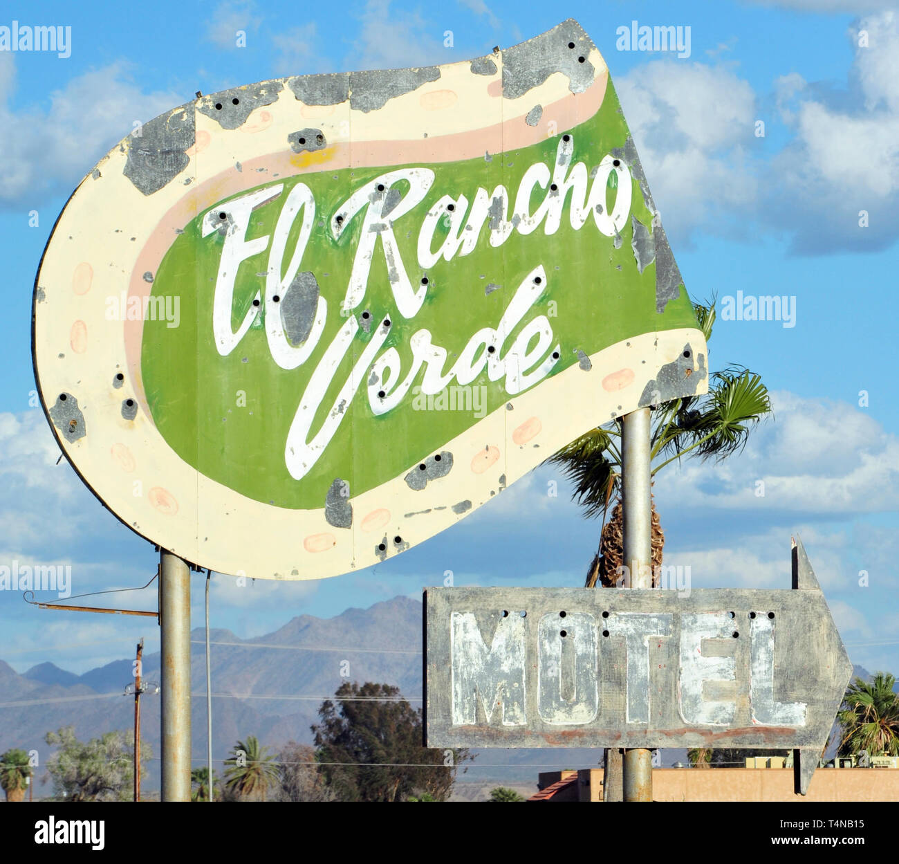 Blythe, Ca, Stati Uniti - 04 Marzo 2019: El Rancho Motel Verde accedi Blythe, ca. Foto Stock